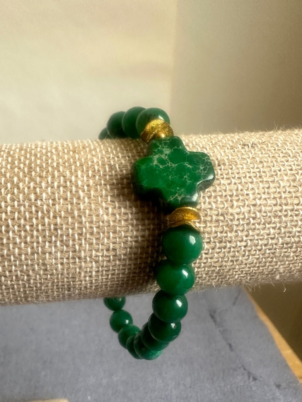 CFC Faceted Green Jade Beaded Bracelet Stretch Crucifix Religious Signed